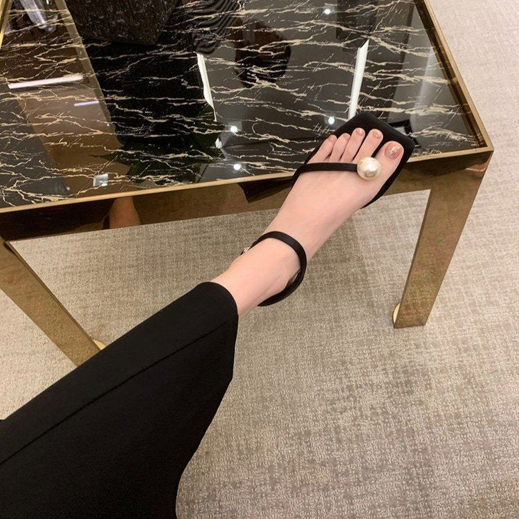 Sandalias con puntera cuadrada y perlas