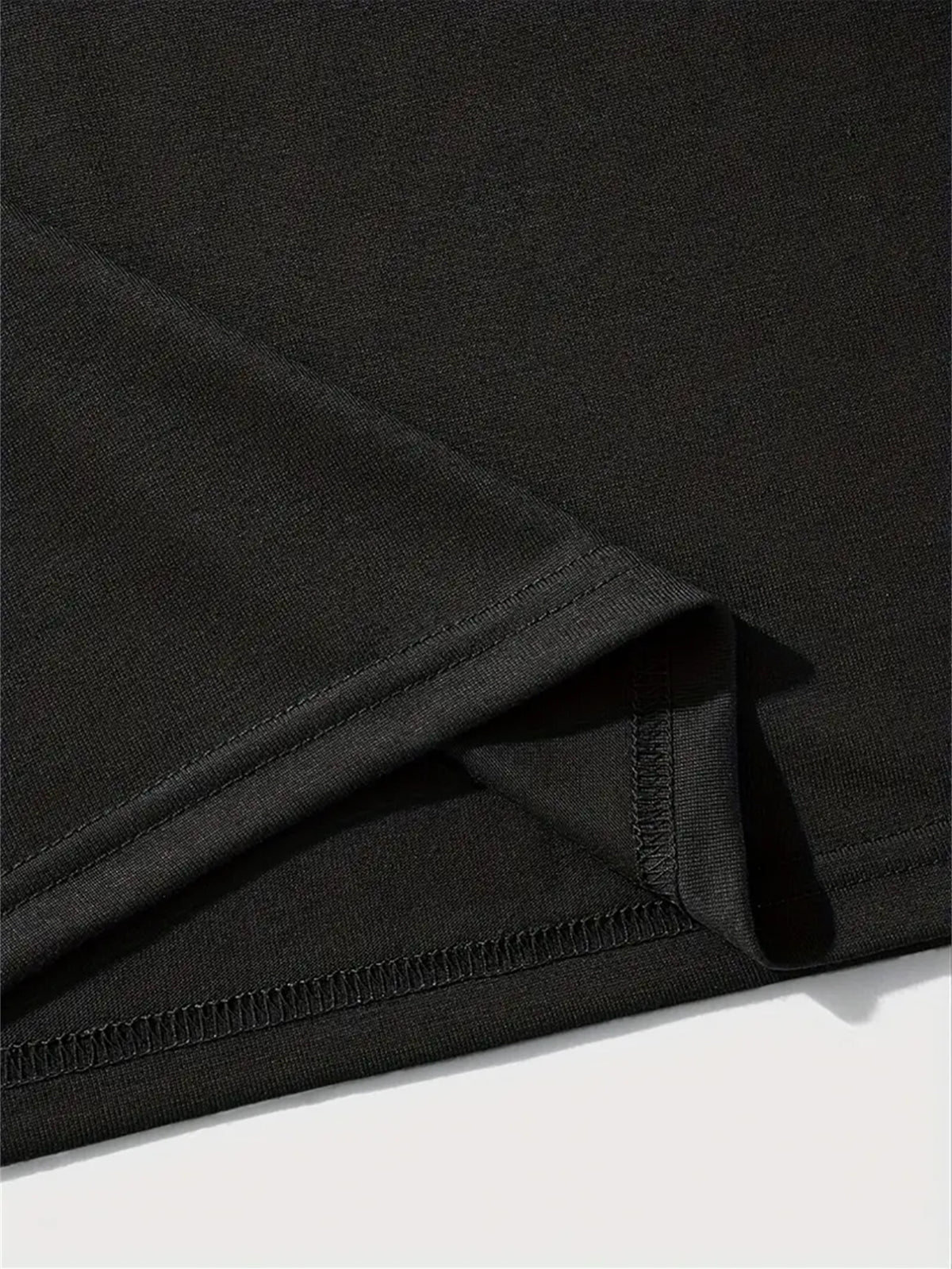 KIKIMORA Short Sleeved Round Neck T-shirts.