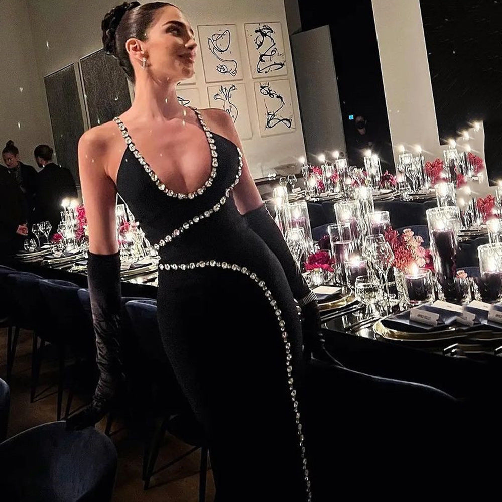 Robe bandage décolletée
