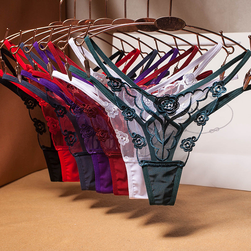 Culotte string florale brodée en dentelle