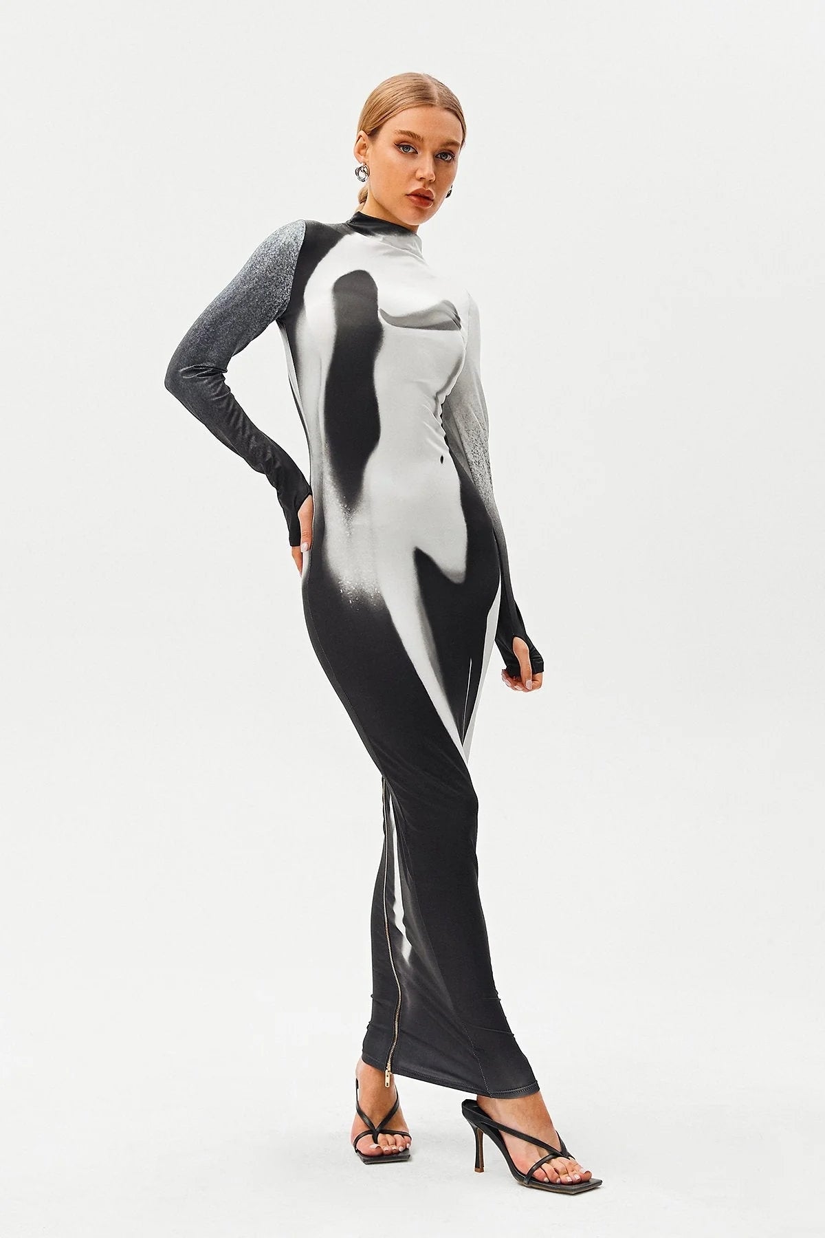 Robe moulante imprimée à col rond