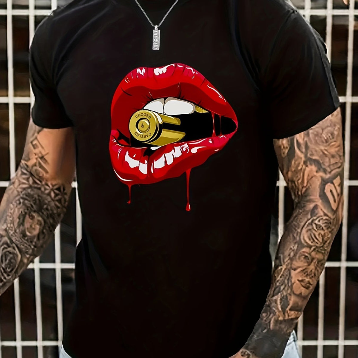 KIKIMORA Short Sleeved T-shirt With Lip Print