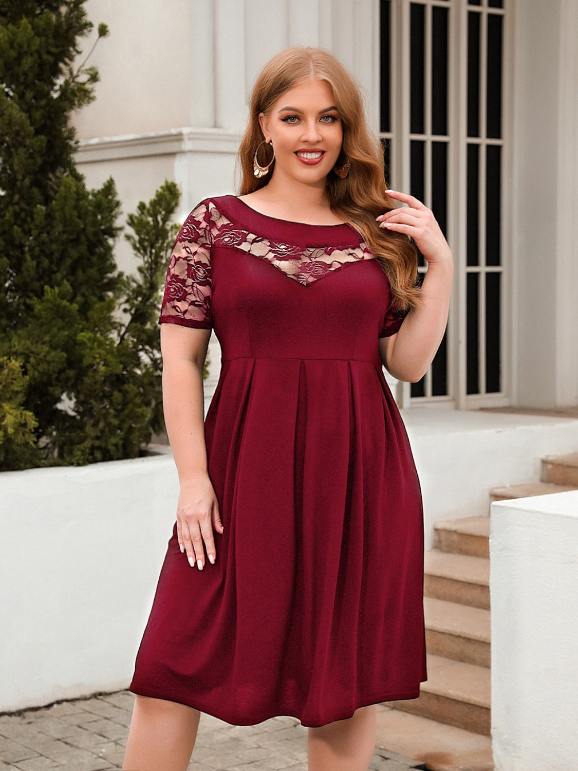 KIKIMORA Plus Size Ruched Round Neck Short Sleeve Dress